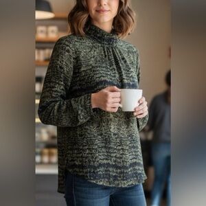 Peyton Jensen Elegant Green Patterned Women's Top